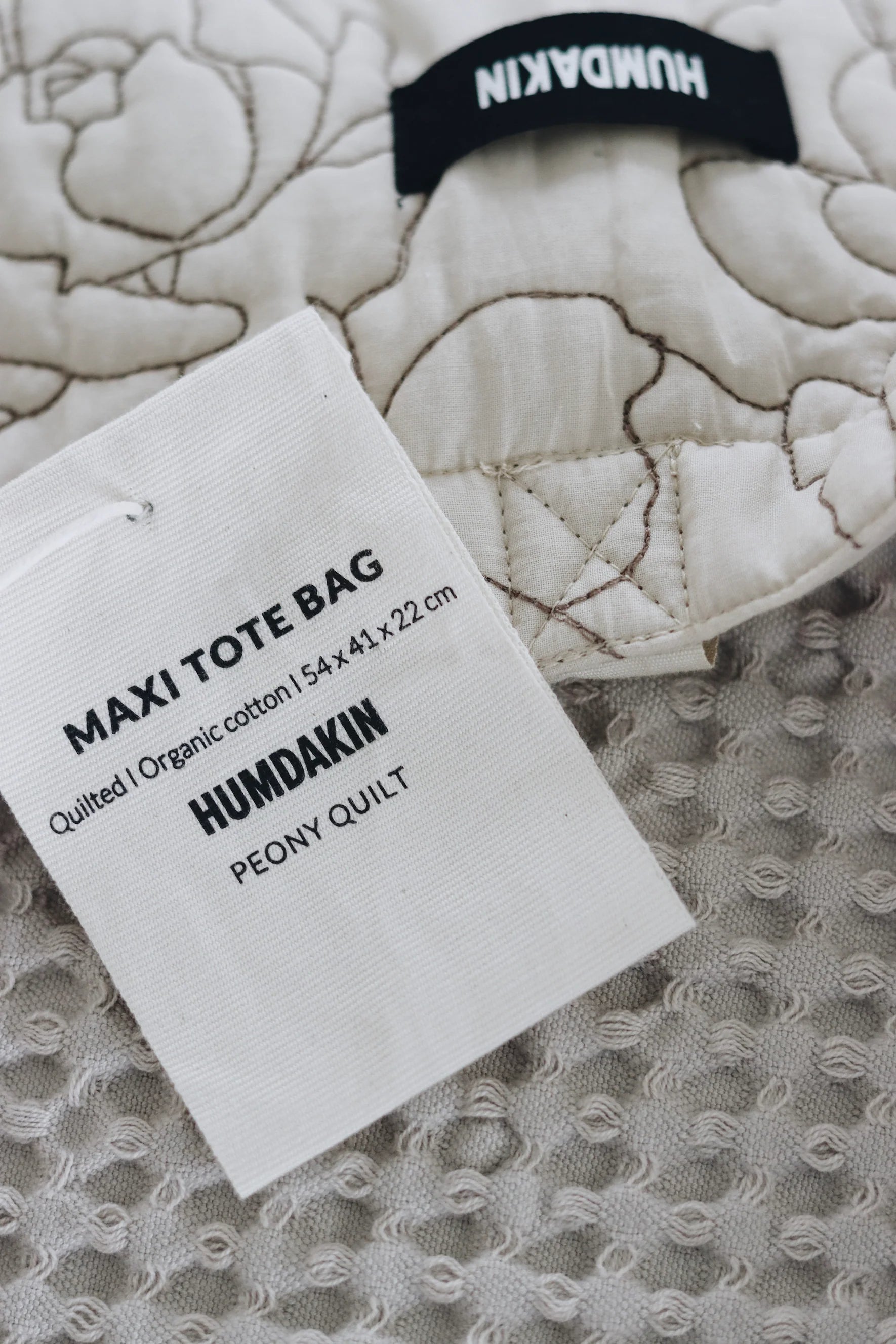 Humdakin - Maxi Tote Bag - Light Stone - Peony Quilt